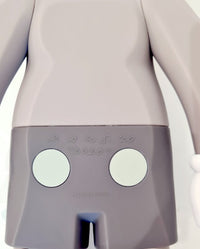 Companion (Brown) de KAWS, 2020 (vue 4)