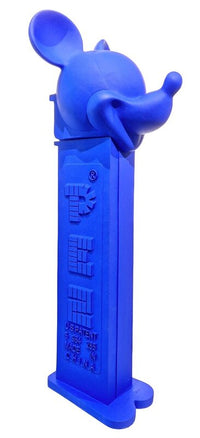 Pez Mickey bleu Klein by Annick Cuadrado, 2023