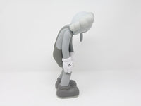 Small Lie (Grey) de KAWS, 2017 (vue 5)