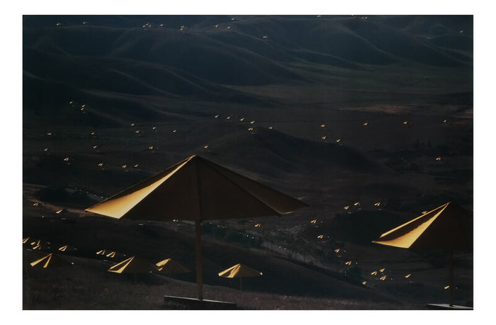 The Umbrellas, Japan-USA, California de Christo and Jeanne-Claude, 1984