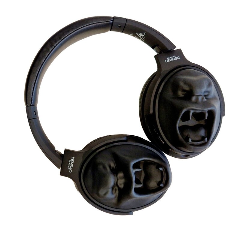 Kong Headphone (Black) de Richard Orlinski, 2022 (vue 3)