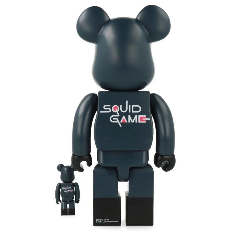 Squid Game Frontman 400% + 100% by BE@RBRICK, 2022 (view 4)