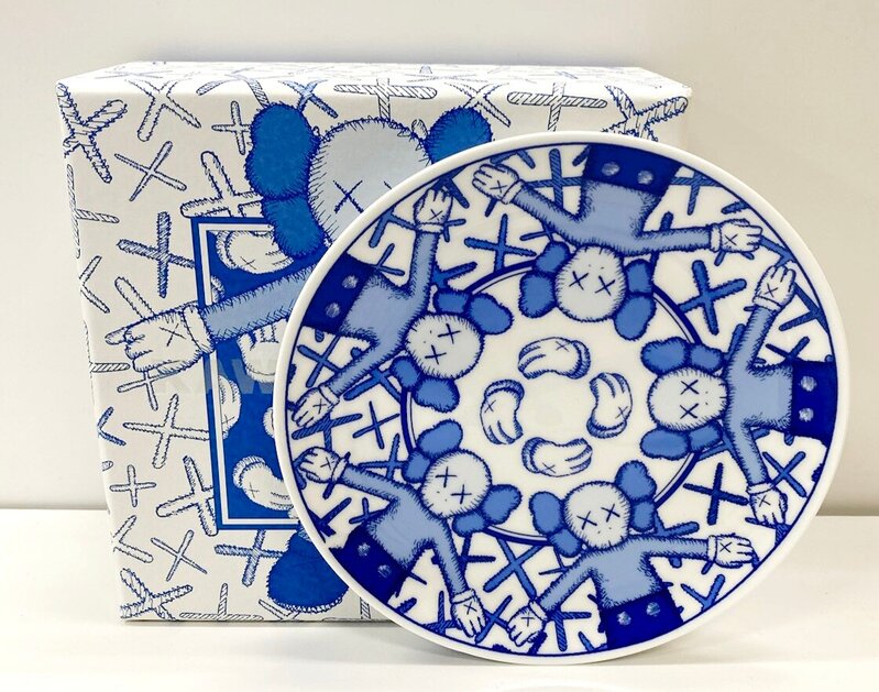 Holiday Ceramic Plates (Blue) de KAWS, vers 2020 (vue 7)