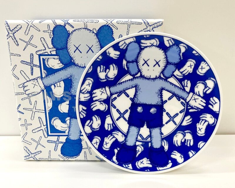 Holiday Ceramic Plates (Blue) de KAWS, vers 2020 (vue 4)