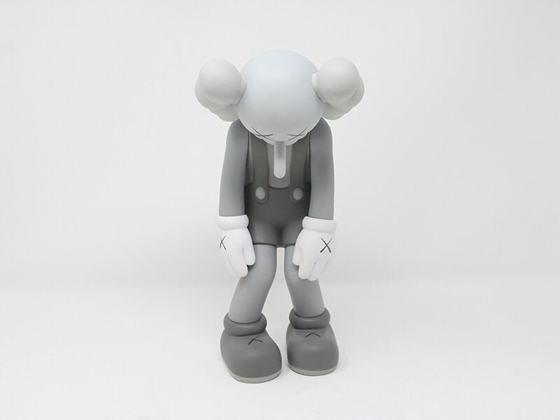Small Lie (Grey) de KAWS, 2017 (vue 2)