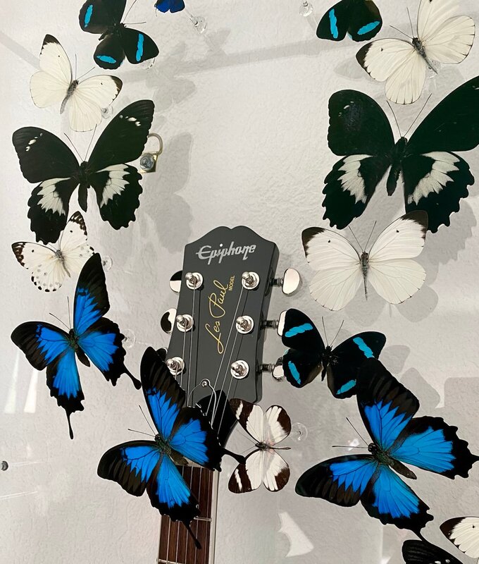 Flying Les Paul by Benjamin Pietri, 2023 (view 4)