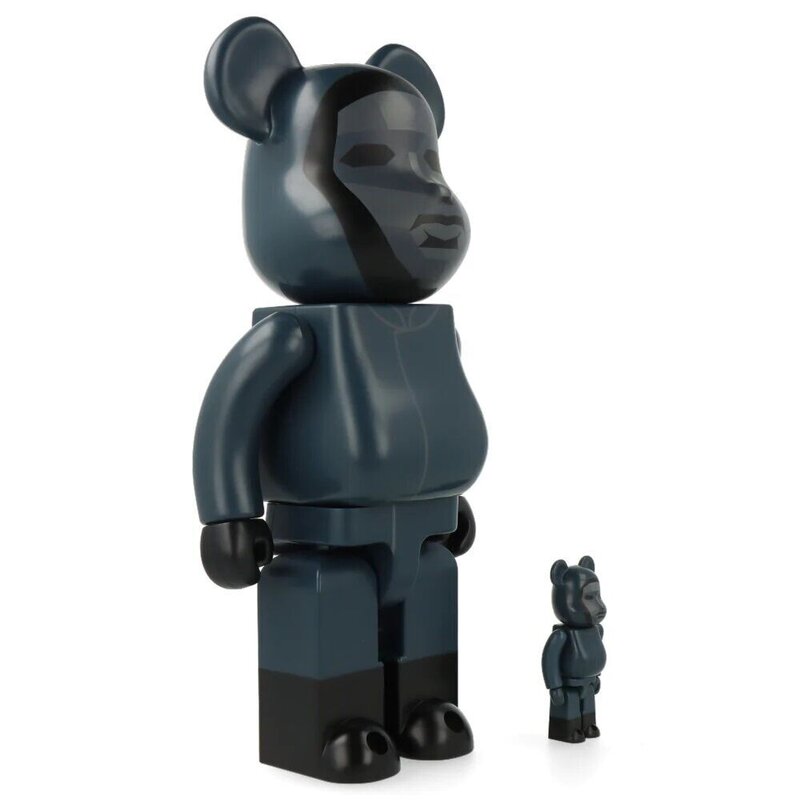 Squid Game Frontman 400% + 100% by BE@RBRICK, 2022 (view 2)