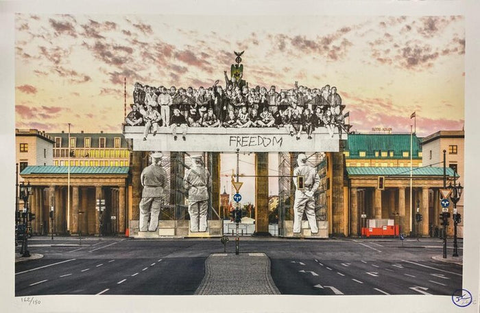 Giants, Brandenburg Gate, September 27, 2018, 18h55, © Iris Hesse, Ullstein Bild, Roger-Viollet, Berlin, Germany de JR, 2018