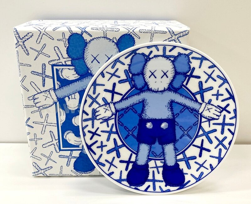 Holiday Ceramic Plates (Blue) de KAWS, vers 2020 (vue 5)