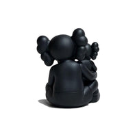 Holiday Changbai Mountain (Black) de KAWS, 2022 (vue 2)