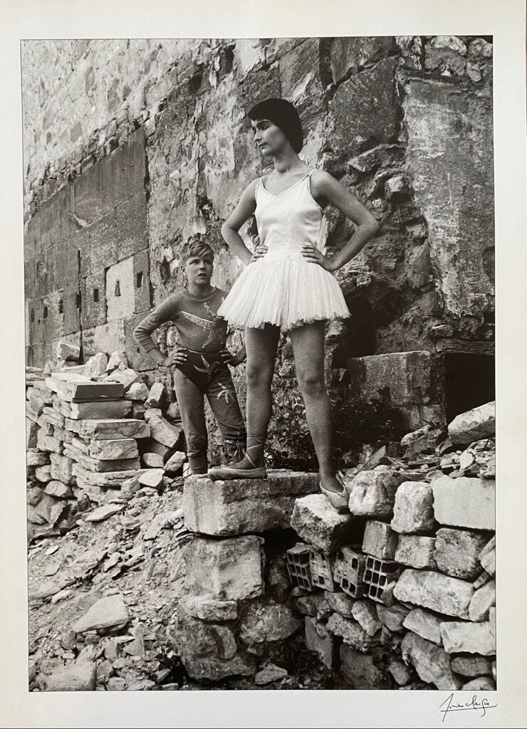 Acrobate et danseuse, Arles by Lucien Clergue, 1955