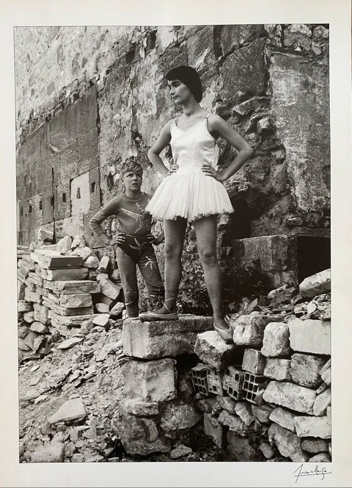 Acrobate et danseuse, Arles by Lucien Clergue, 1955