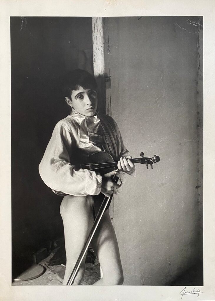 Le petit violoniste, Arles by Lucien Clergue, 1955