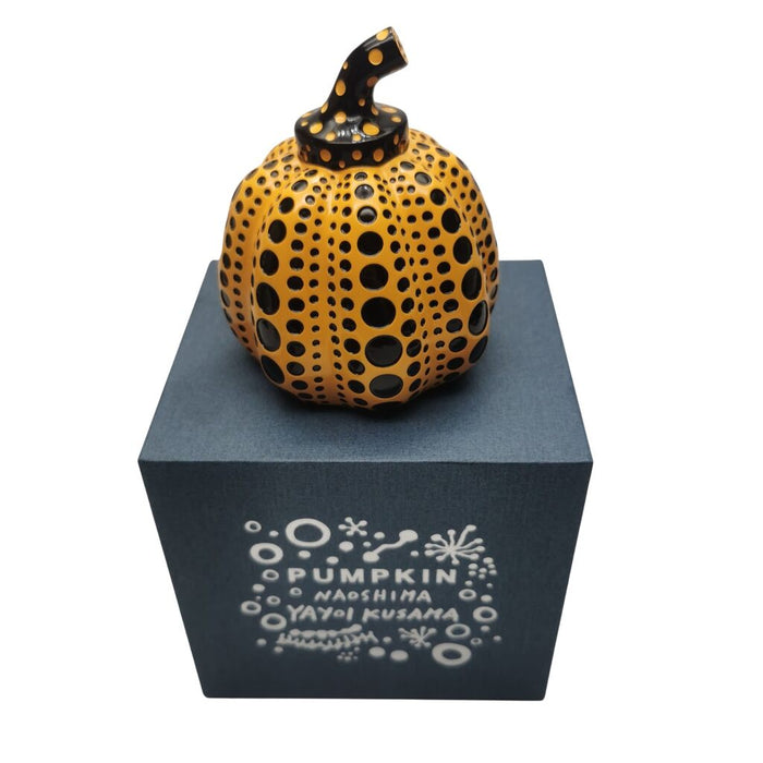 Black & Yellow Pumpkin d'Yayoi Kusama, vers 2015