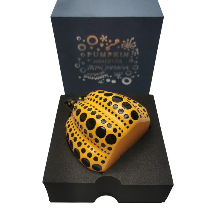 Black & Yellow Pumpkin d'Yayoi Kusama, vers 2015 (vue 2)
