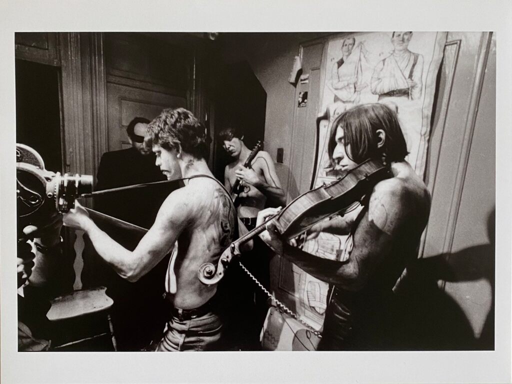 “Venus in Furs” November 1965 at 450 Grand Street, NYC d'Adam Ritchie, 2016