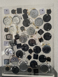 Composition of alarm clocks d'Arman, 2005 (vue 3)