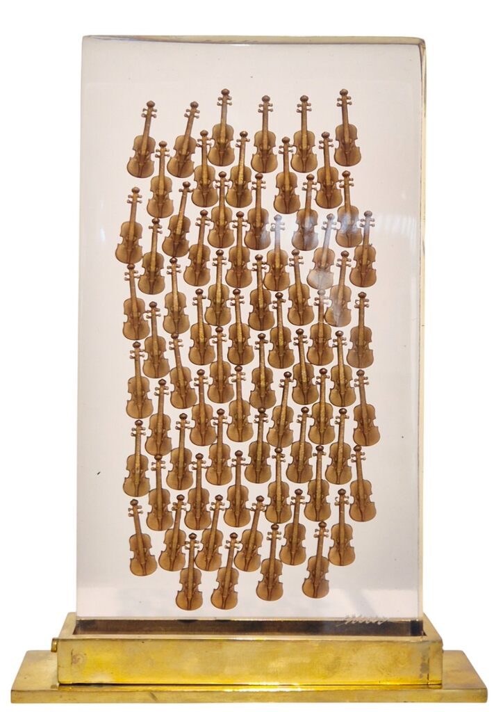 100 Violins by Arman, 2004